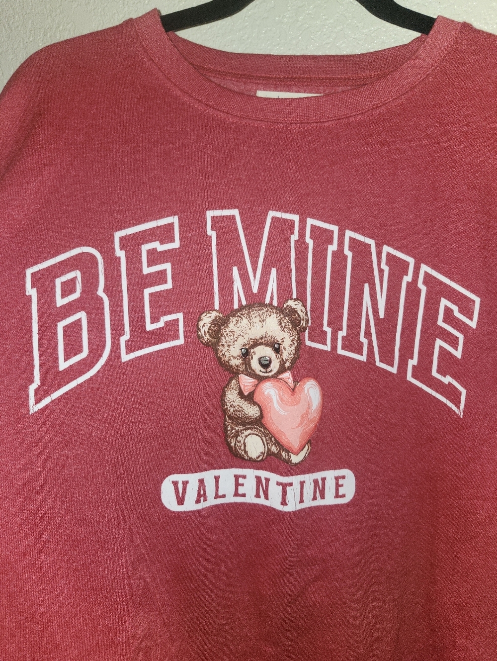 EUC Simply Southern "Be Mine🐻🩷🤍Valentine Crewneck Sweatshirt" Red❤️ Sz XS-S - Picture 8 of 12